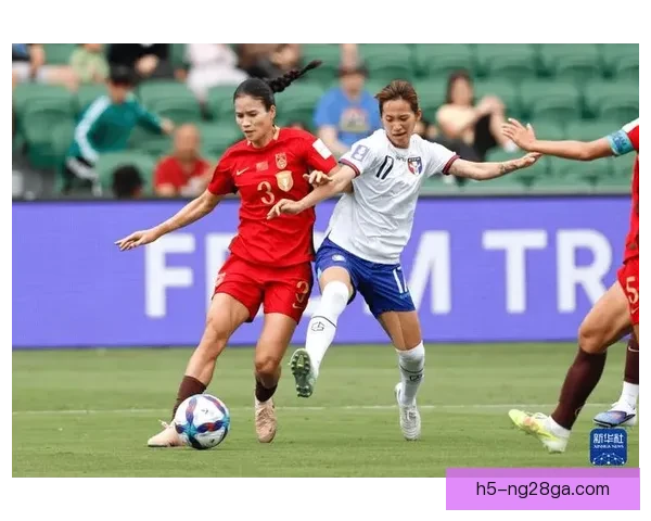 中国女足珀斯首训 唐佳丽独练陈巧珠缺席